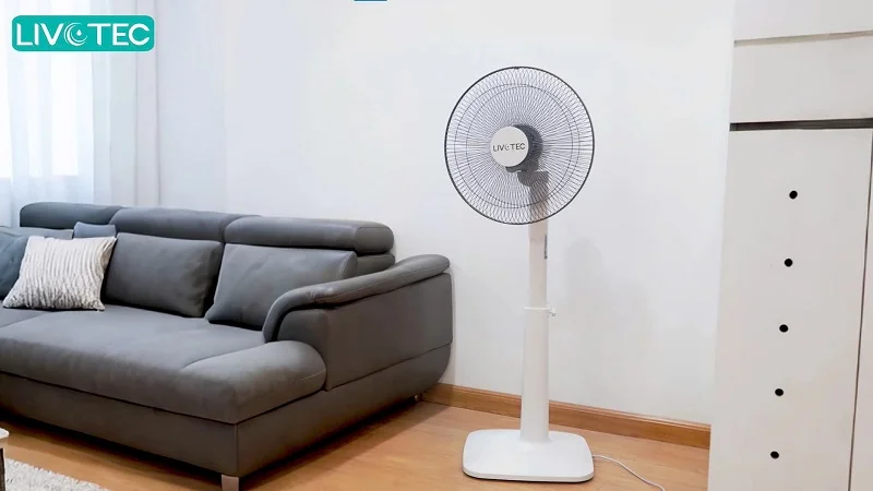 Đặt quạt trên bề mặt bằng phẳng để quạt hoạt động ổn định